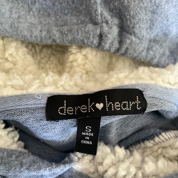 Sweater | Derek Heart womens size small sweater - Picture 4 of 4